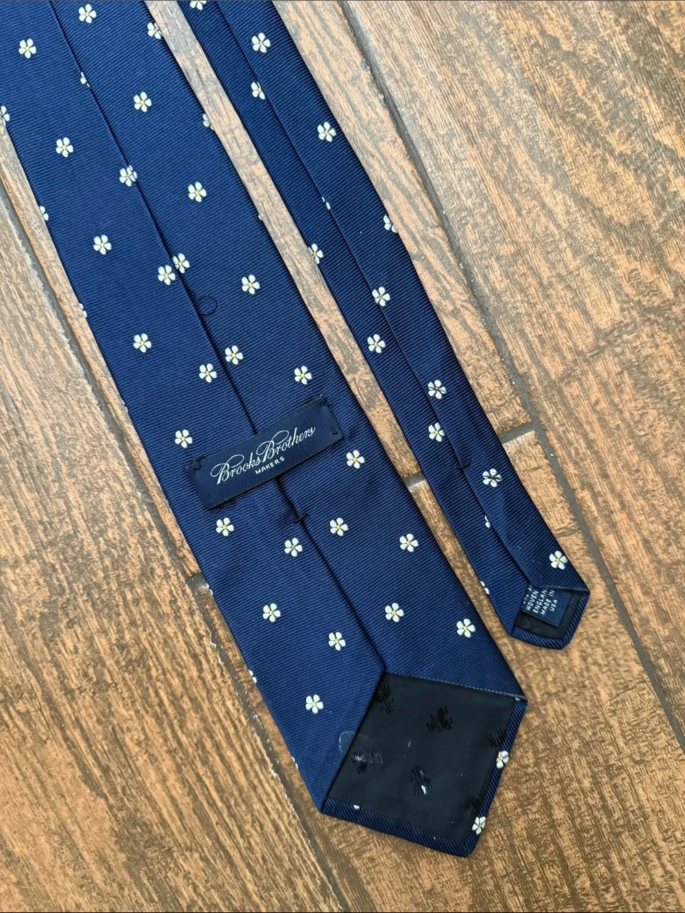 Brooks Brothers Makers Navy Blue Silk Tie with Tiny Embroidered Daisy Flowers